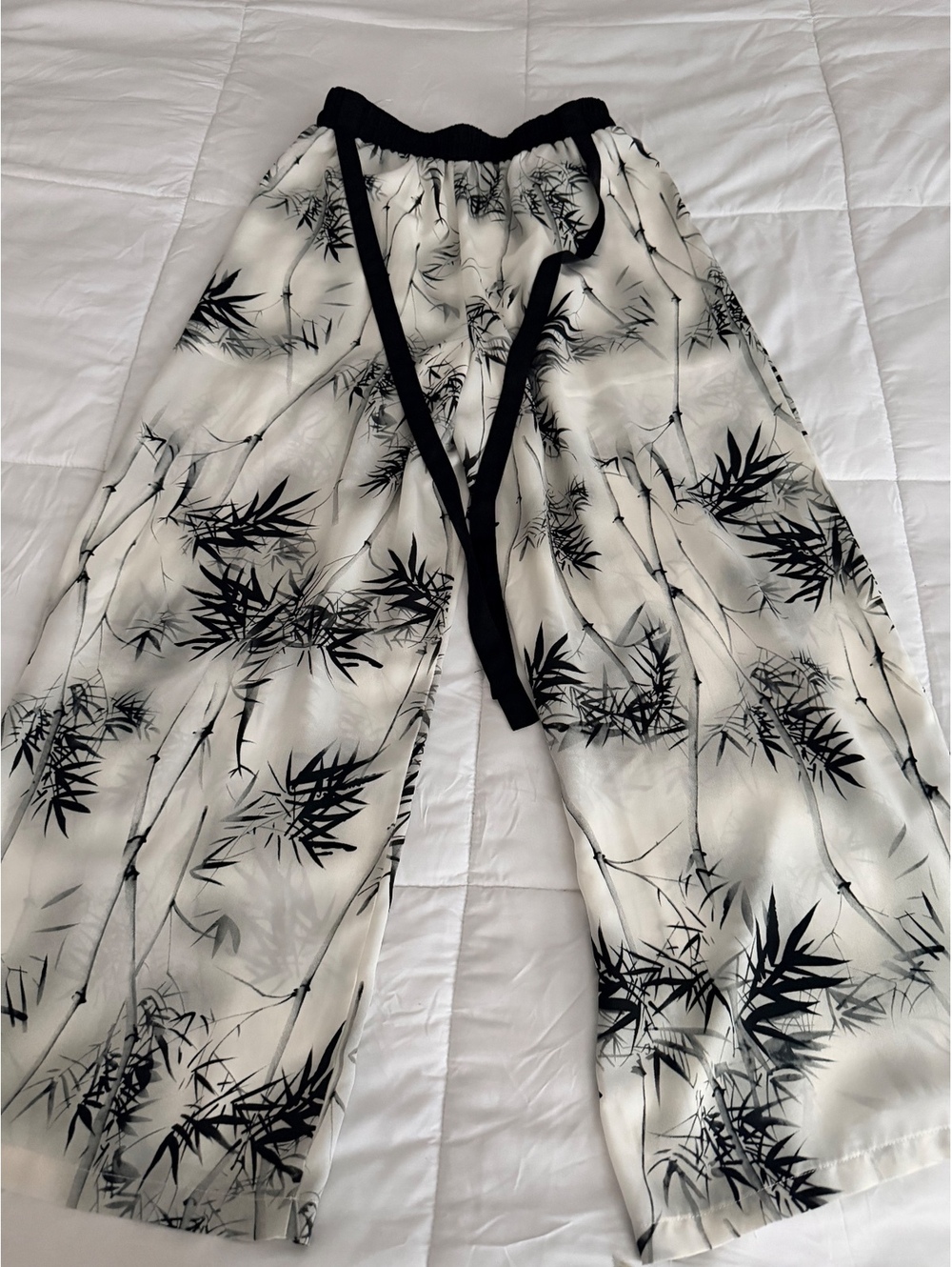 Black and White Bamboo Print Wide Leg Pants with Elastic and